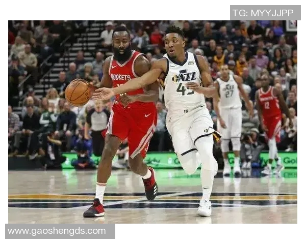 76人对决爵士首发阵容分析与比赛前瞻探讨 76人对决爵士首发阵容分析与比赛前瞻探讨